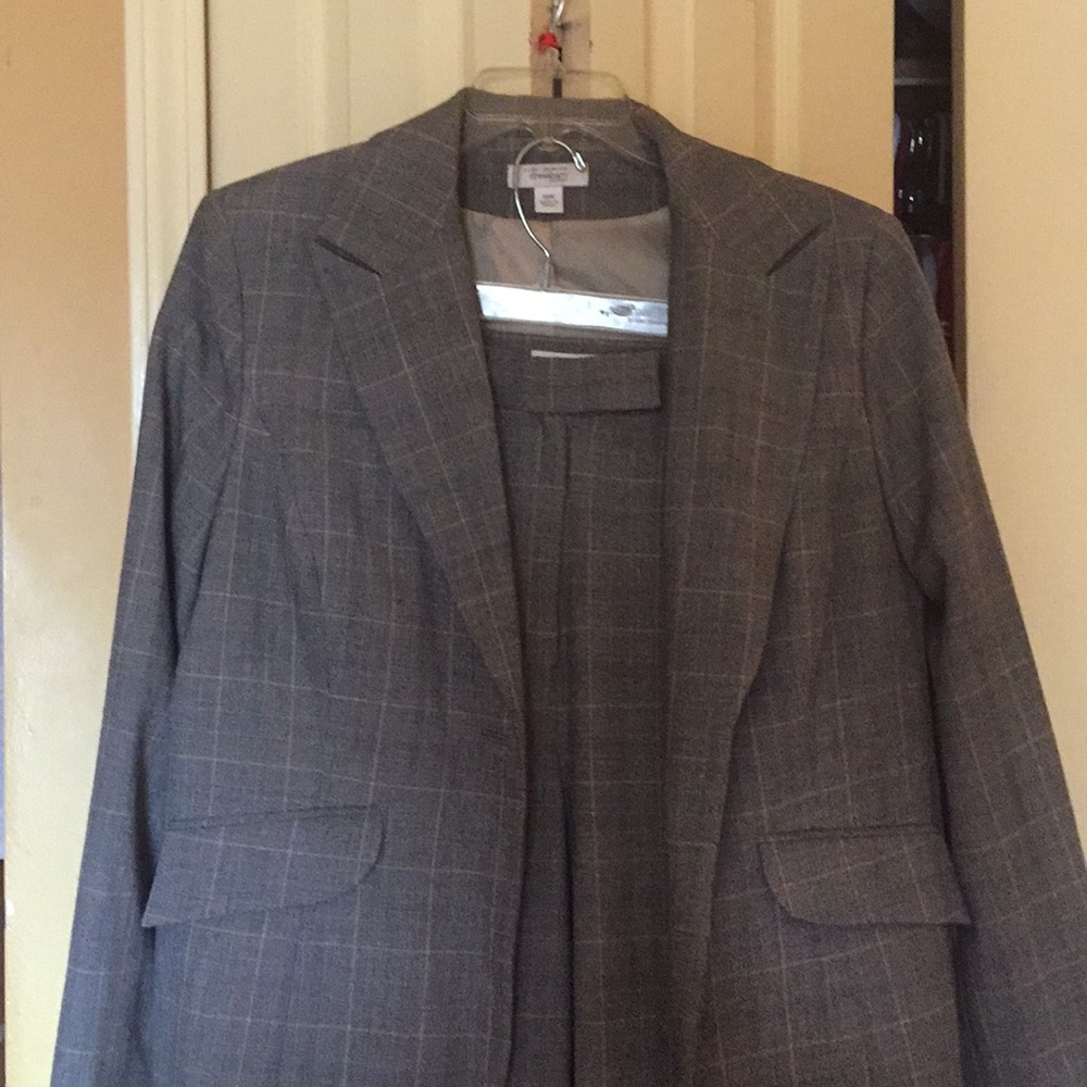 Professional pants suit